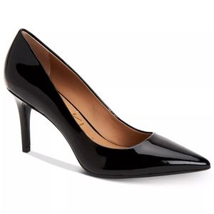 Calvin Klein women’s Gayle pointy toe classic pumps, black patent, 7M